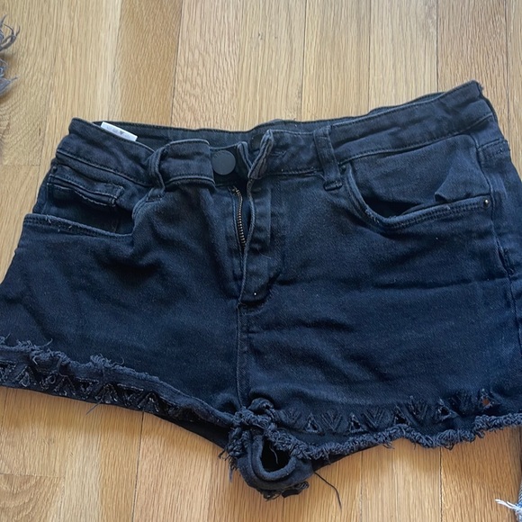 Barely worn black jeans shorts perfect for summer - Picture 1 of 1